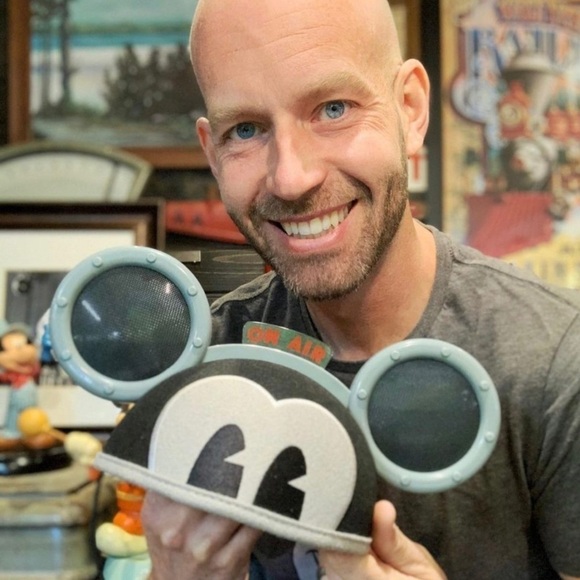 Mickey Mouse Light & Sound Ear Hat by Bret Iwan - Picture 8 of 13